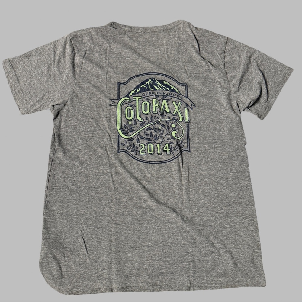 COTOPAXI Men’s Medium Gray Graphic T-Shirt